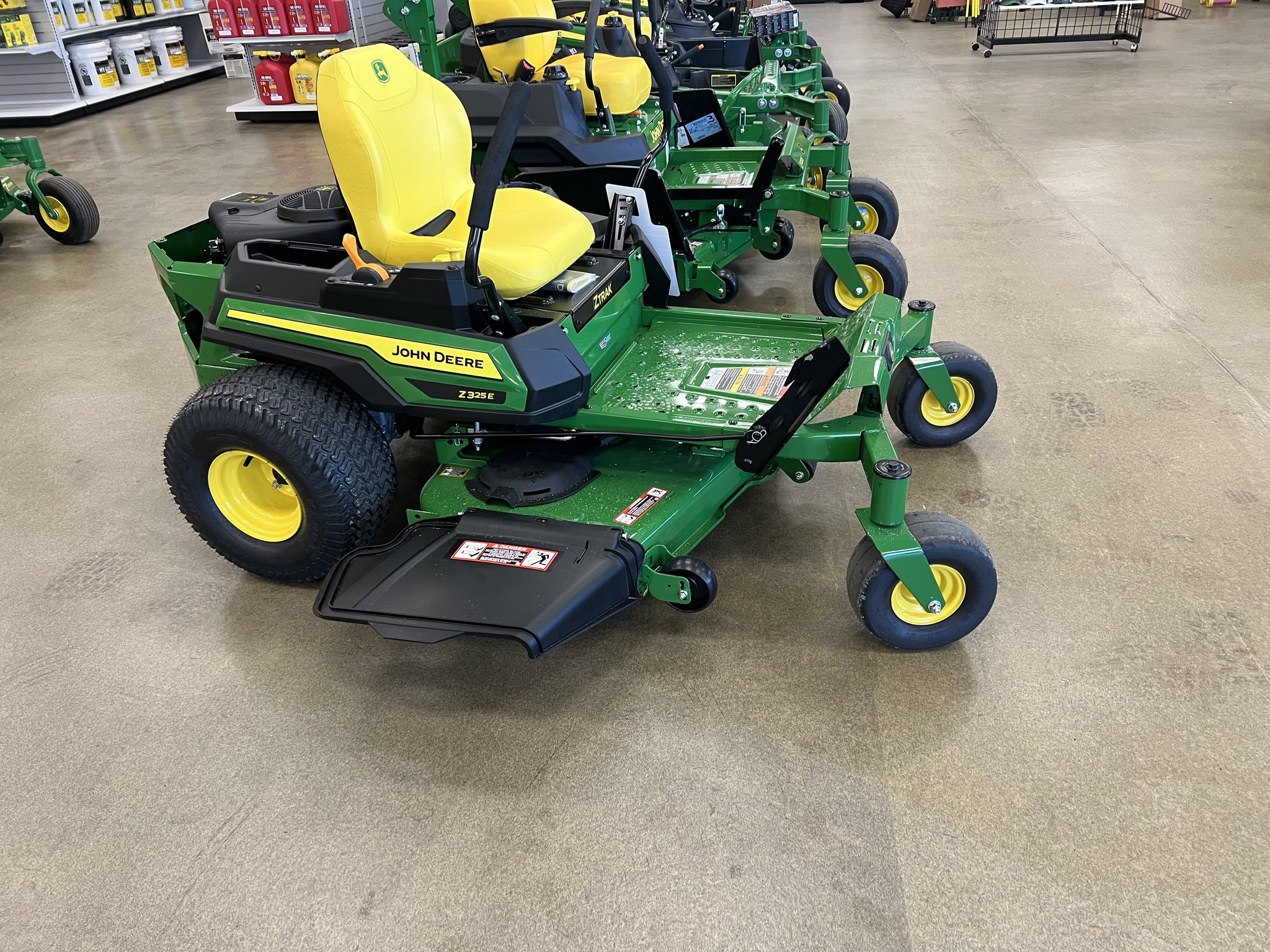 2023 John Deere Z325E Image 2