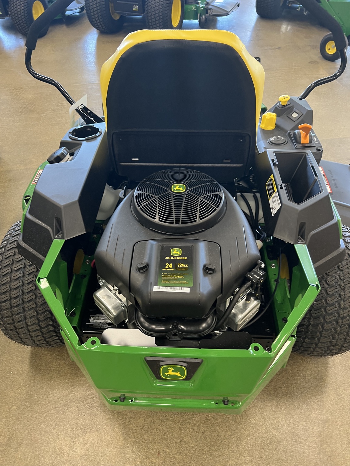2023 John Deere Z325E Image 3