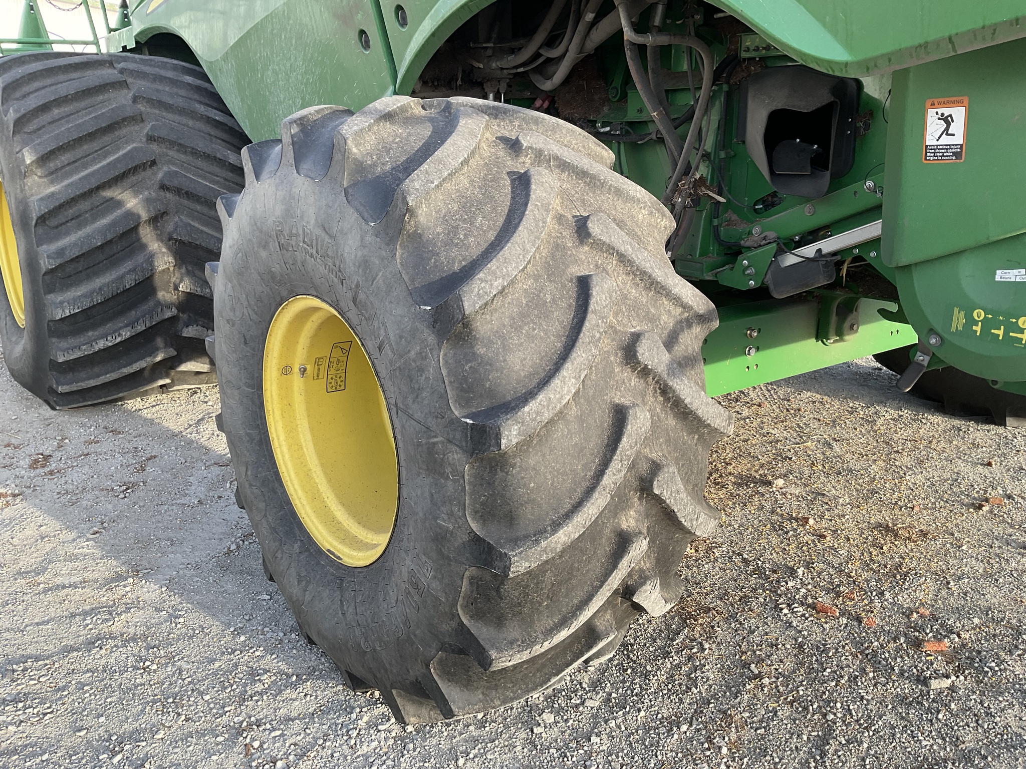 2014 John Deere S680 Image 3