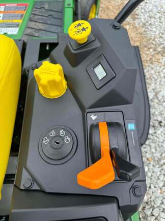 2025 John Deere Z320R-6