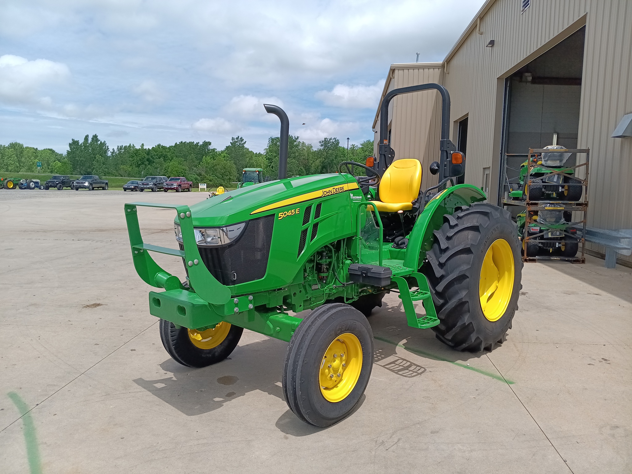 2022 John Deere 5045E Image 7