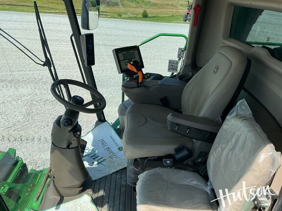 Photo of 2023 John Deere S770