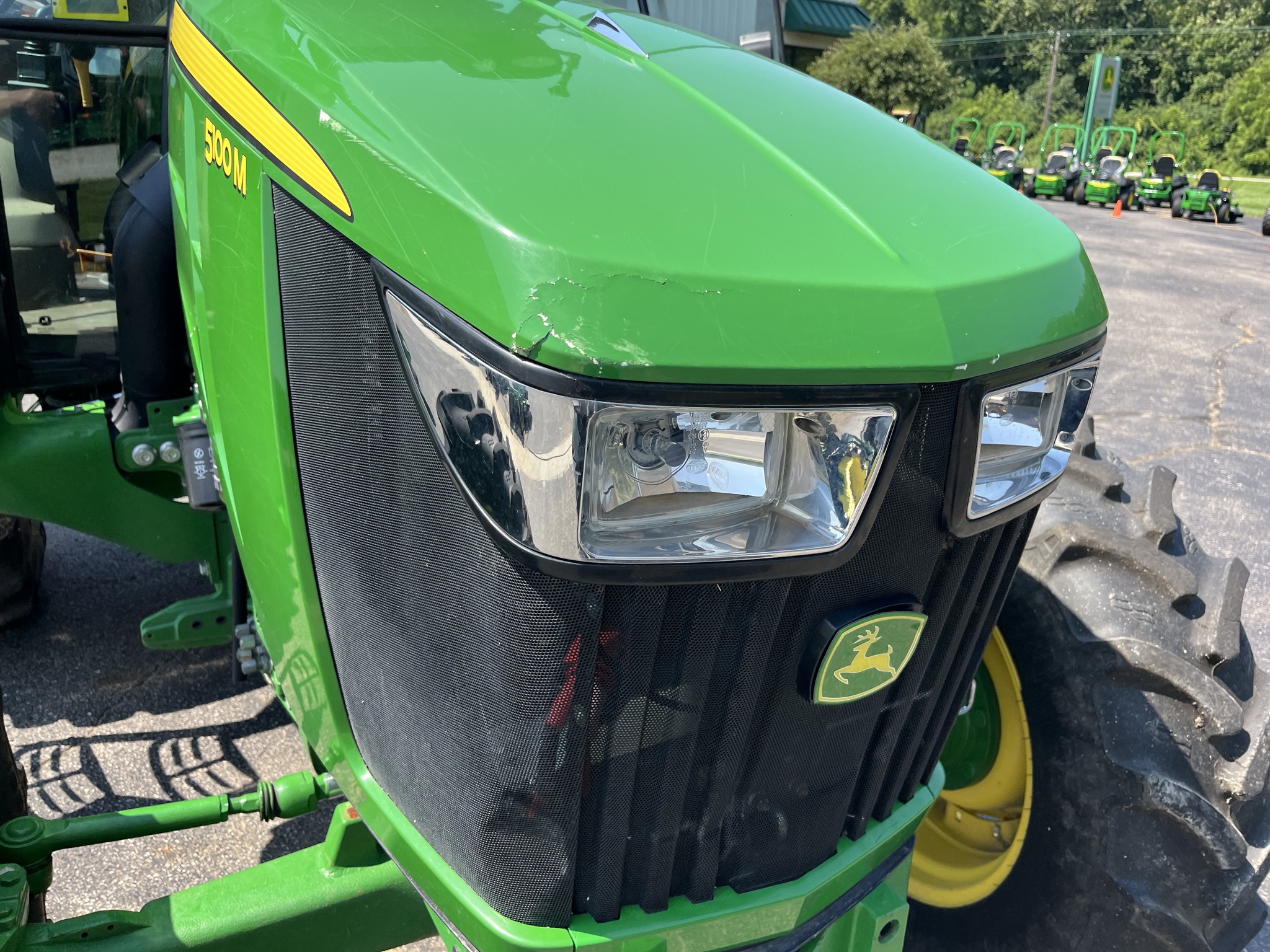 2022 John Deere 5100M Image 12