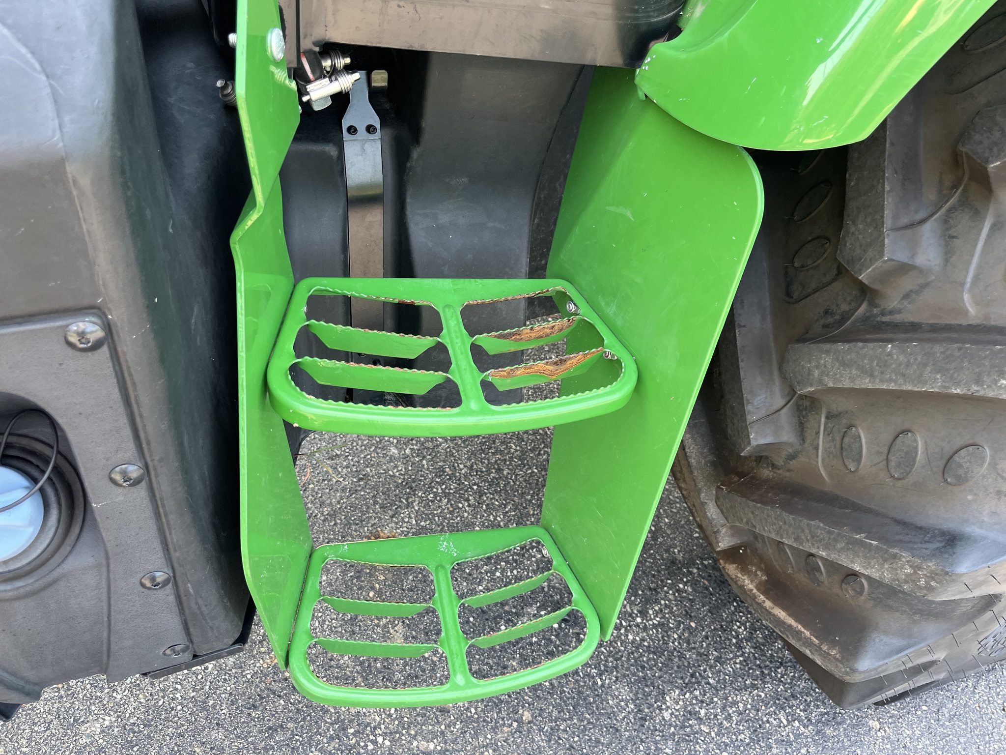 2022 John Deere 5100M Image 13