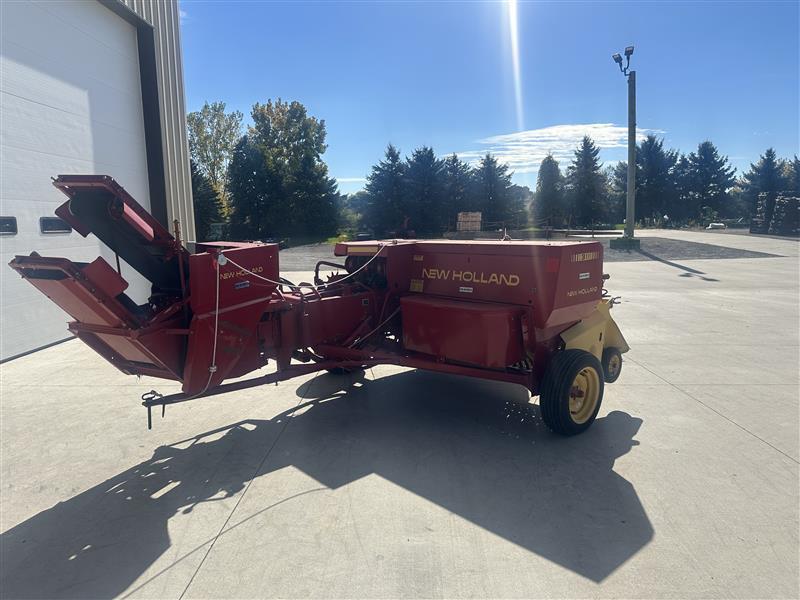 1987 New Holland 311 Image 3