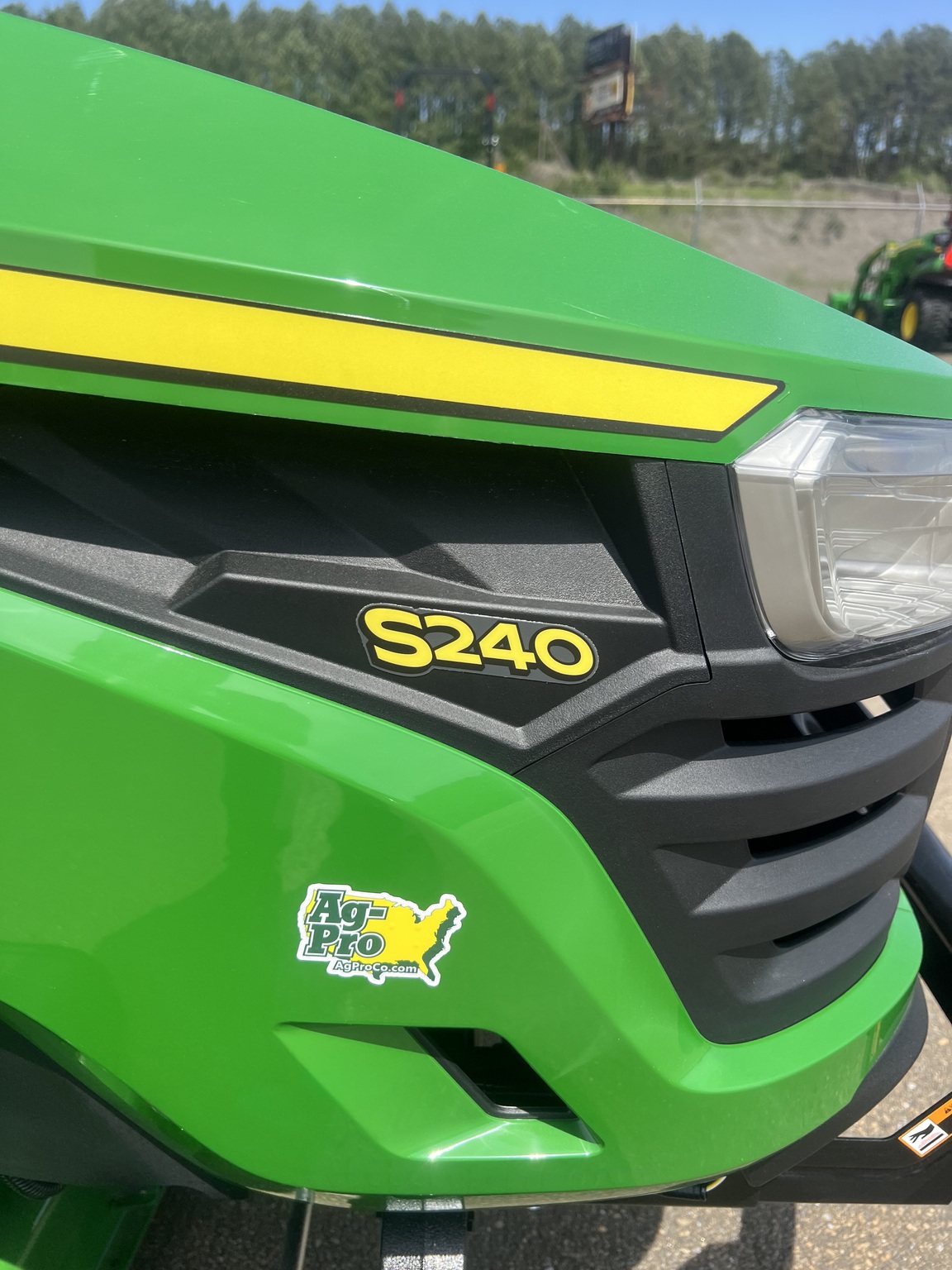 2025 John Deere S240 Image 6