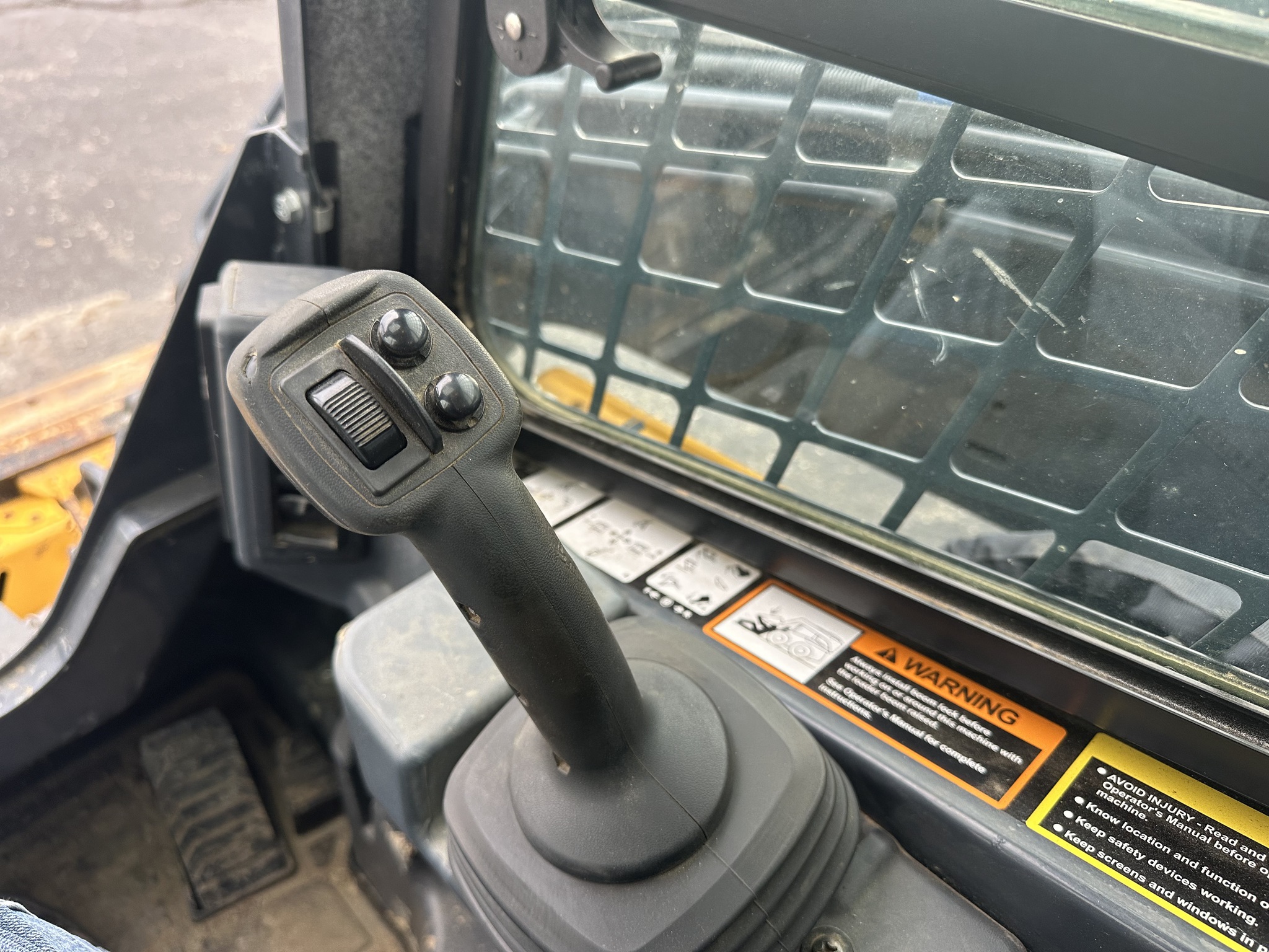 2023 John Deere 333G Image 6