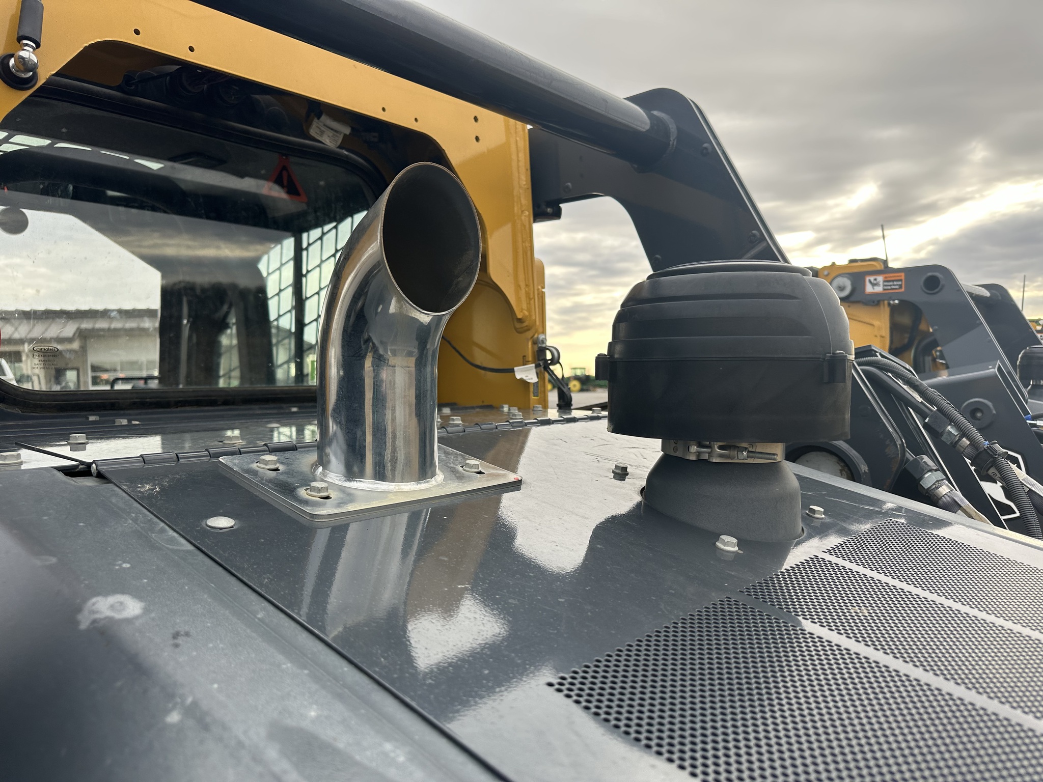2023 John Deere 333G Image 13