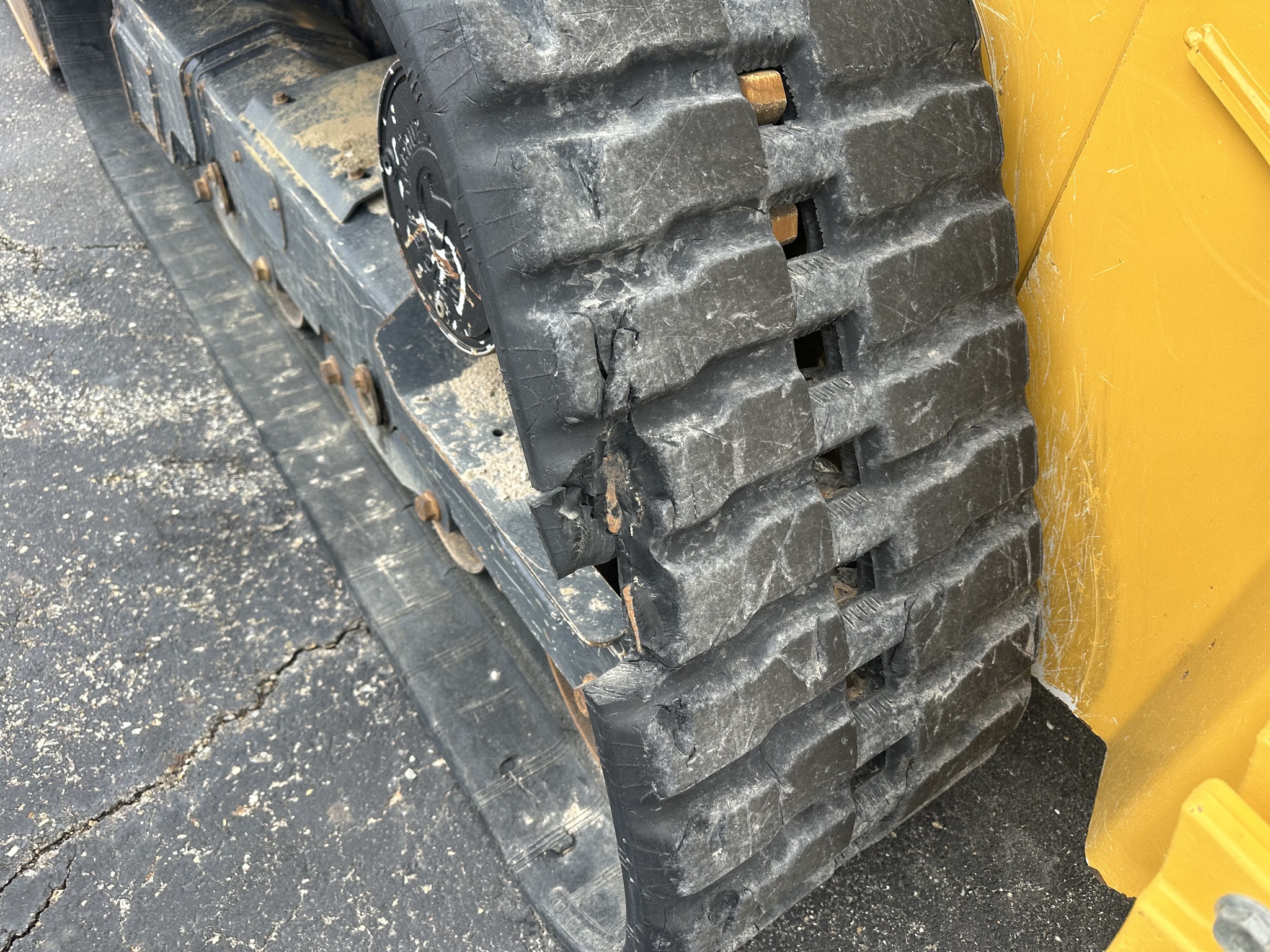 2023 John Deere 333G Image 12