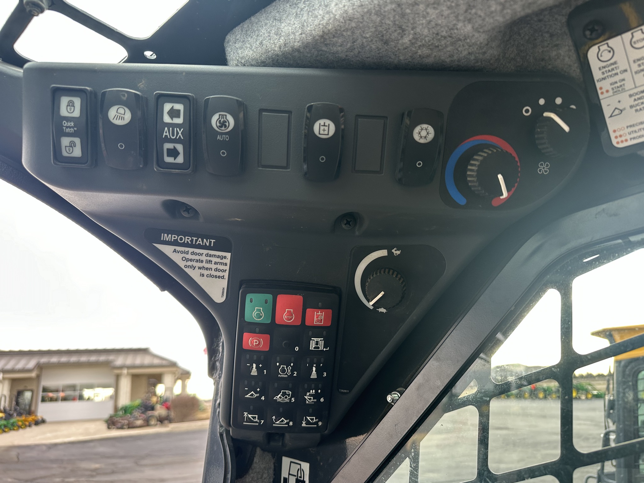 2023 John Deere 333G Image 7