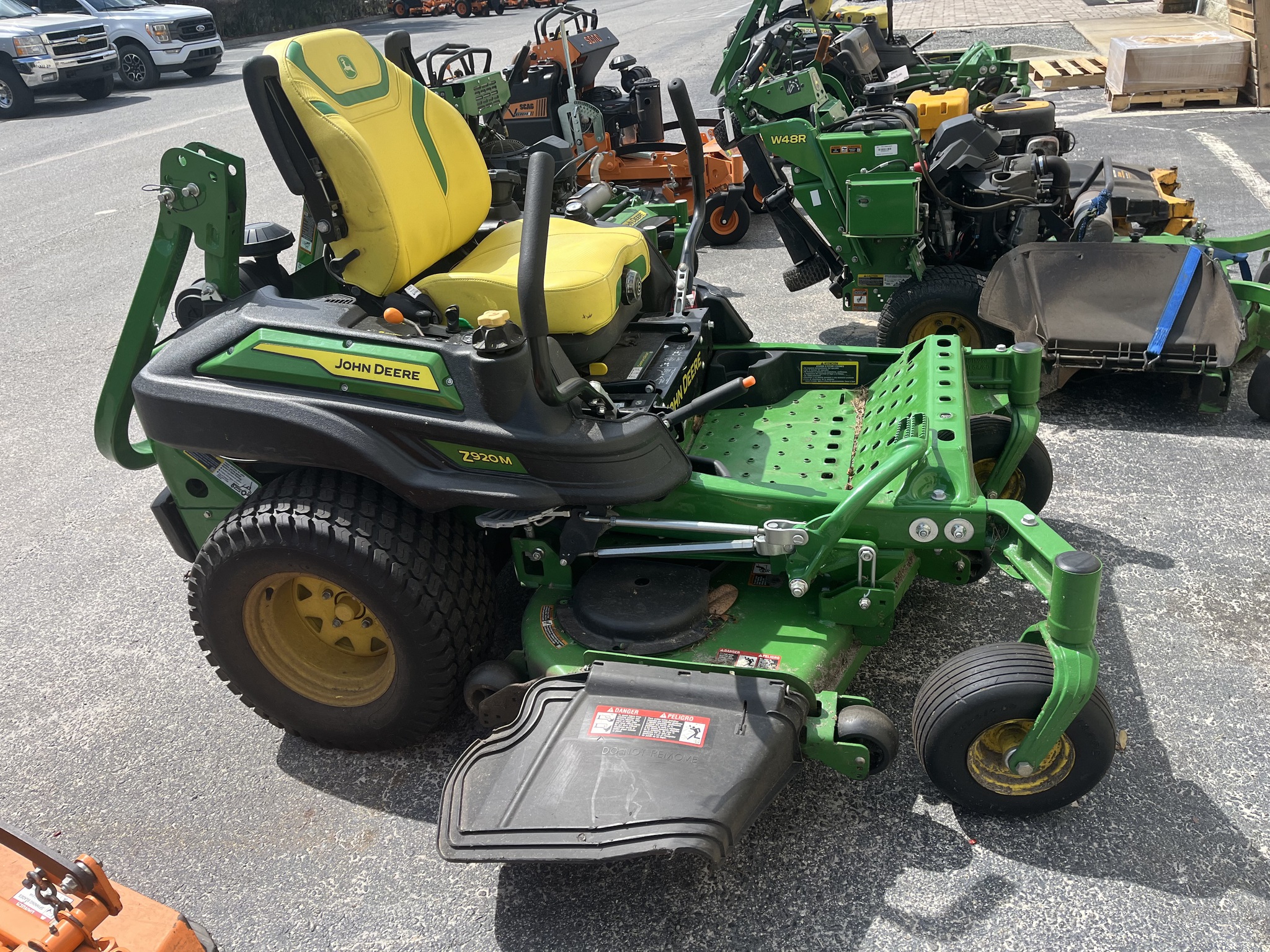 2025 John Deere Z920M Image 5