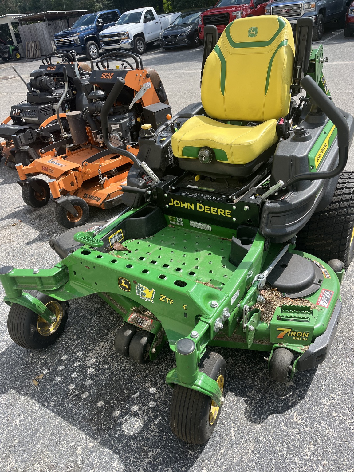 2025 John Deere Z920M Image 2