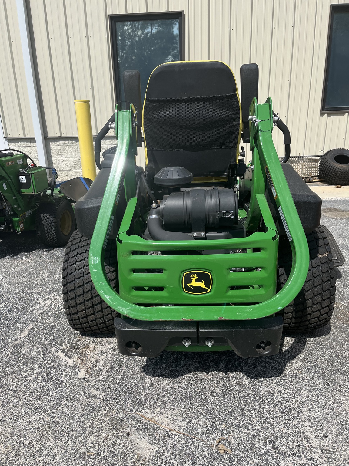 2025 John Deere Z920M Image 3
