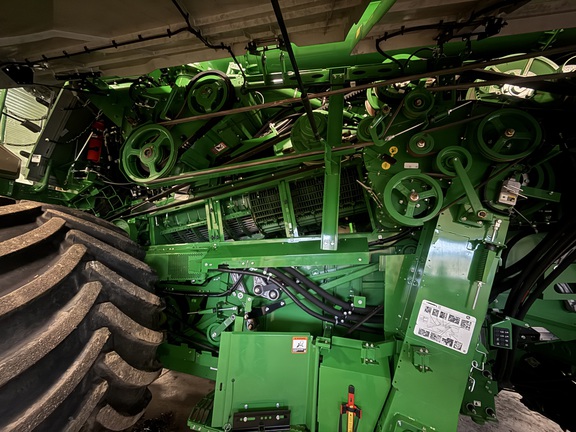 Photo of 2023 John Deere X9 1000