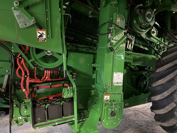 Photo of 2023 John Deere X9 1000