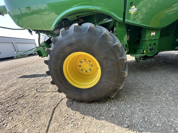 Used 2024 John Deere S790 Combines at Horizon Ag & Turf in Lloydminster, AB - Photo12