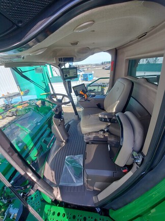 Used 2024 John Deere S790 Combines at Horizon Ag & Turf in Lloydminster, AB - Photo7