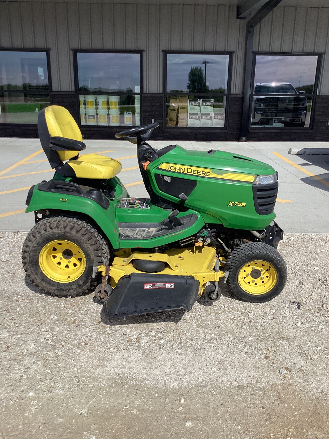  2018 John Deere X758 at Heritage Tractor in Rockport, IL