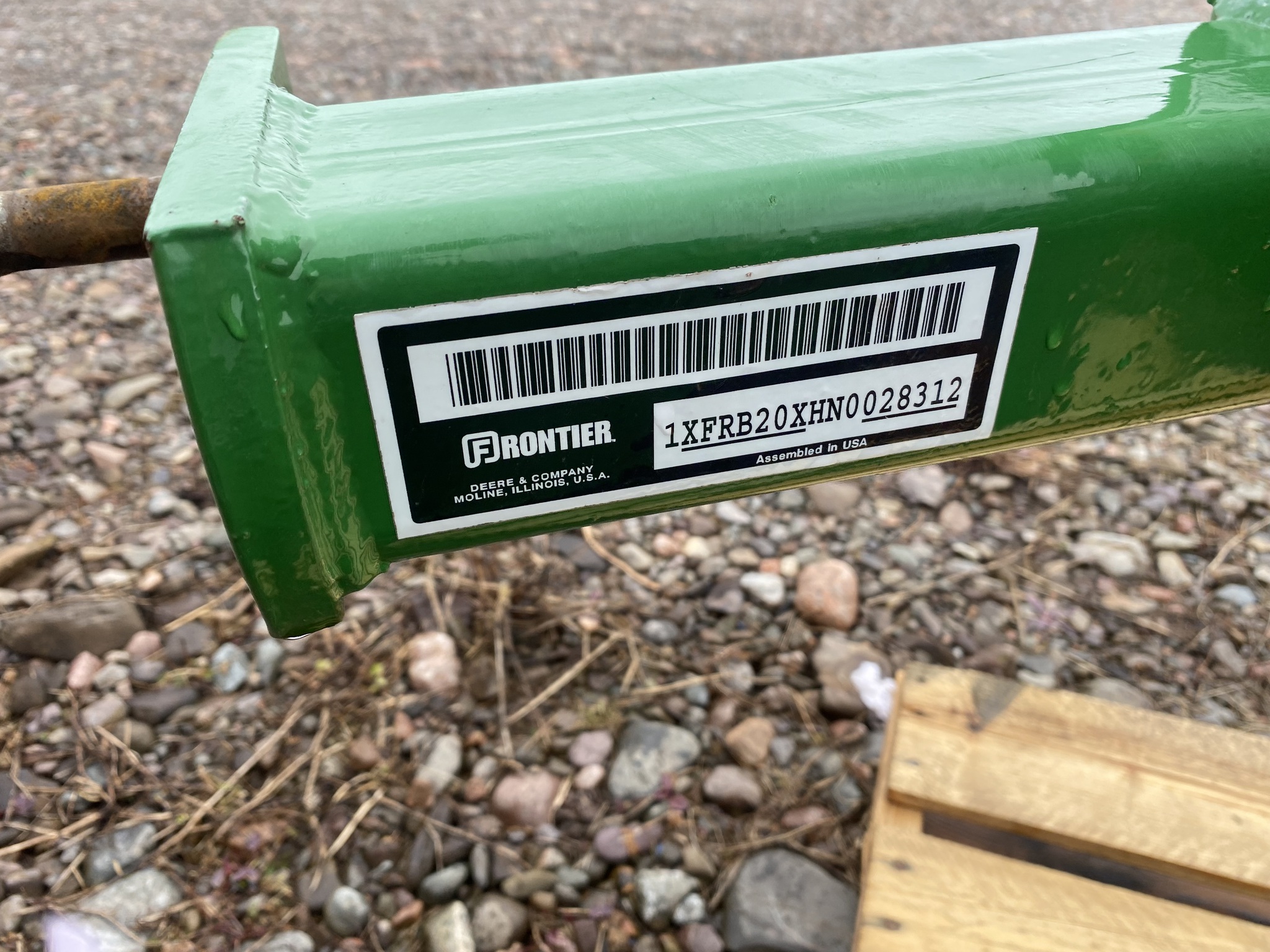 2021 John Deere 2032R Image 24