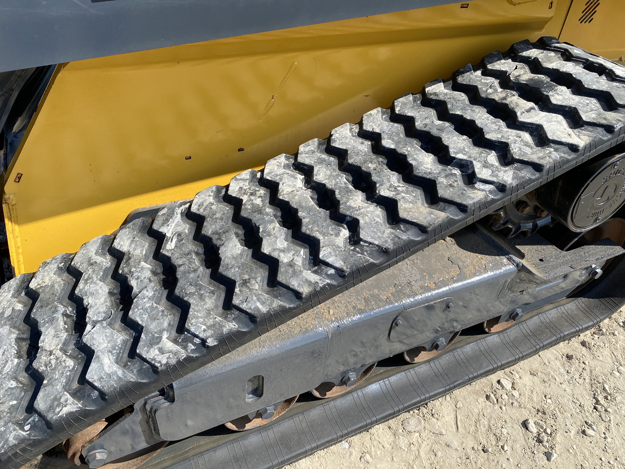 2023 John Deere 325G Image 14