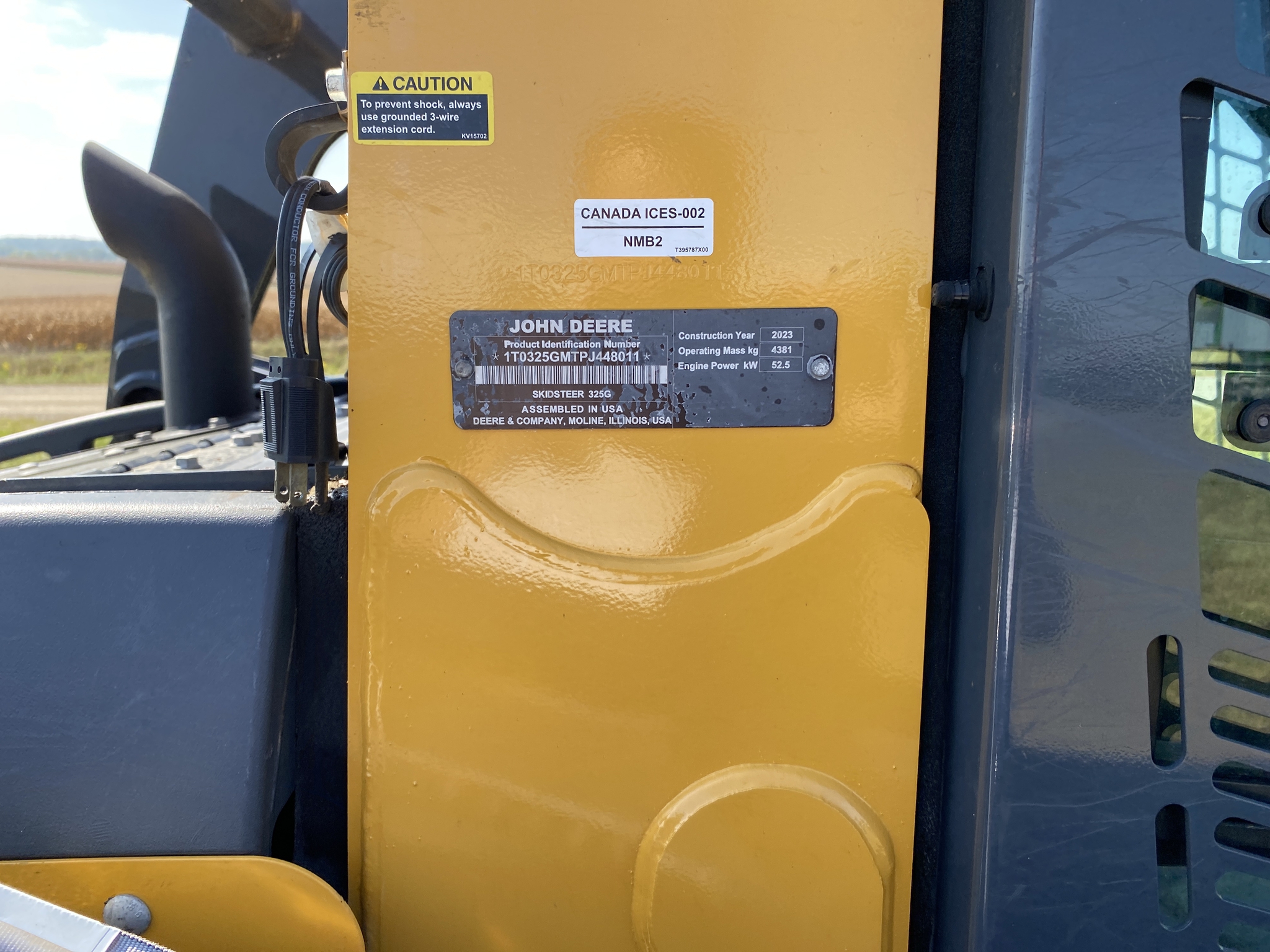 2023 John Deere 325G Image 12