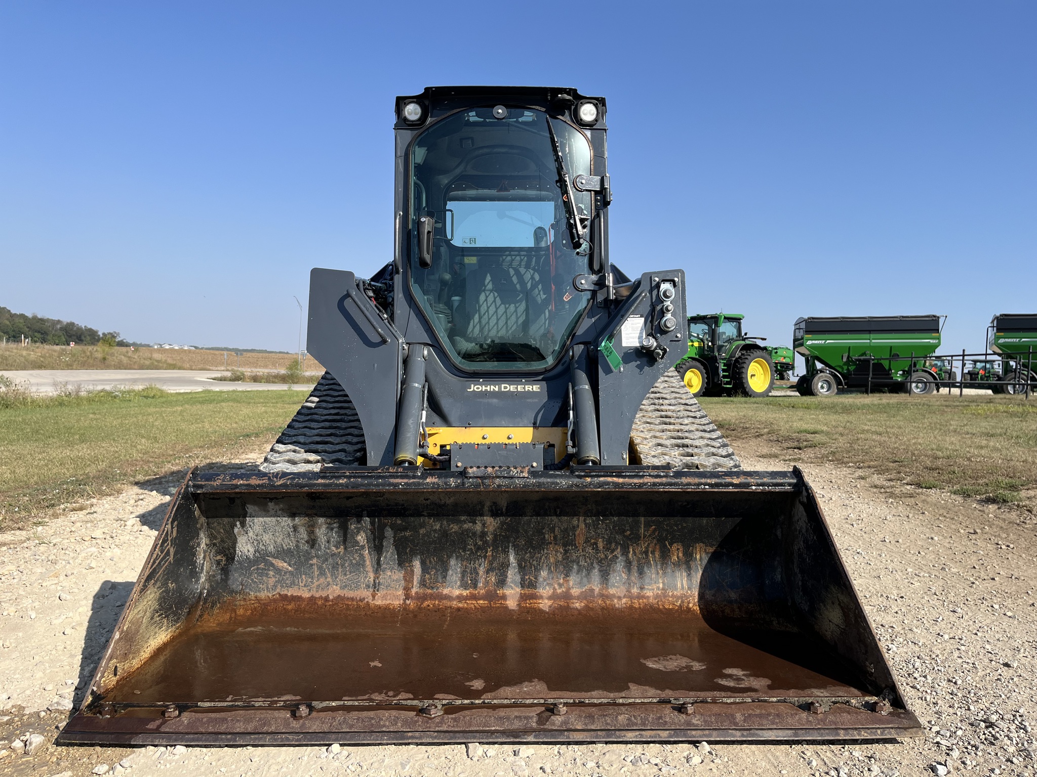 2023 John Deere 325G Image 3