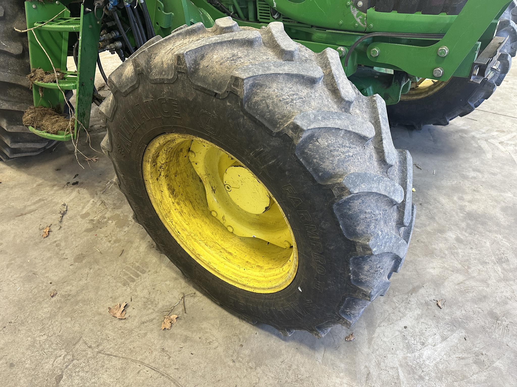 2012 John Deere 6140D Image 3
