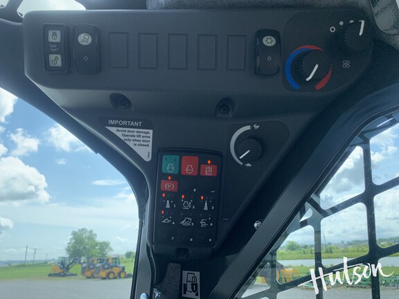 Photo of 2024 John Deere 325G
