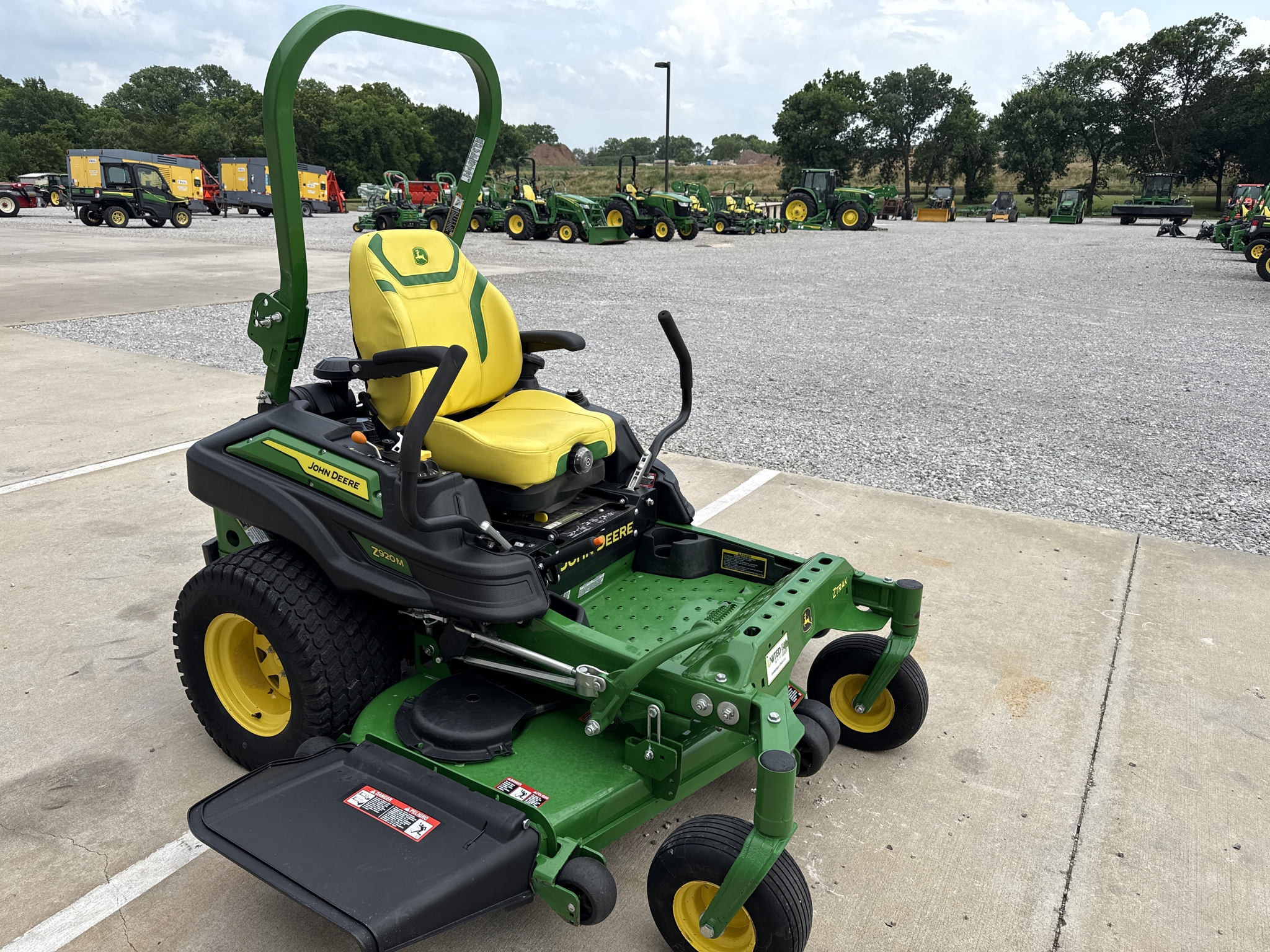 2024 John Deere Z920M Image 8