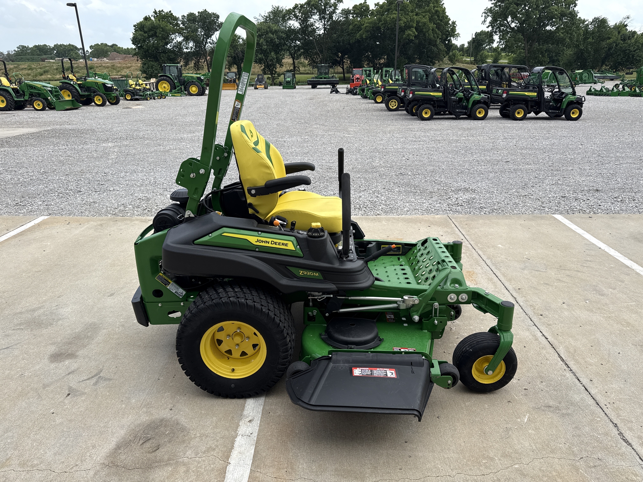 2024 John Deere Z920M Image 9