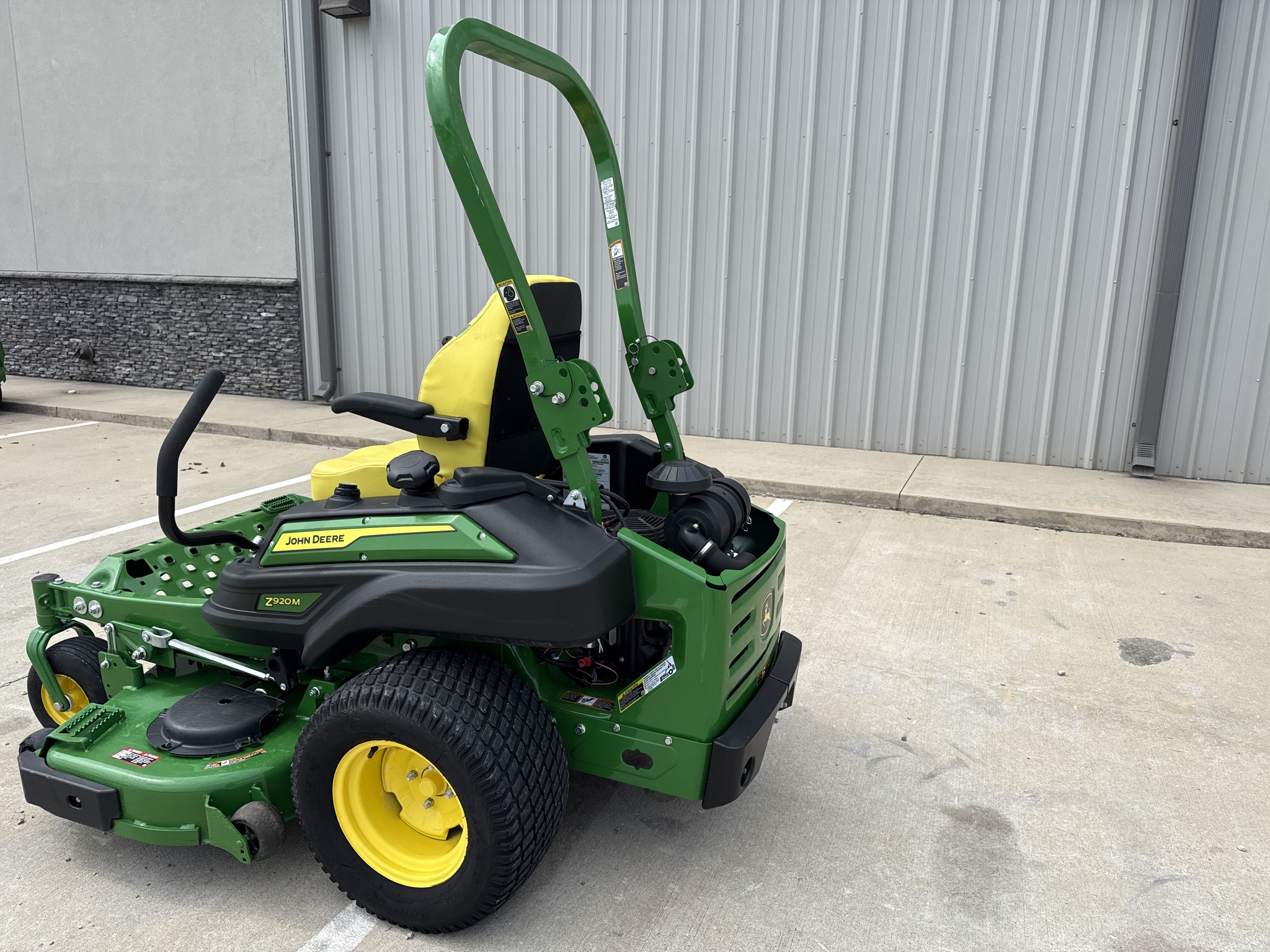 2024 John Deere Z920M Image 17