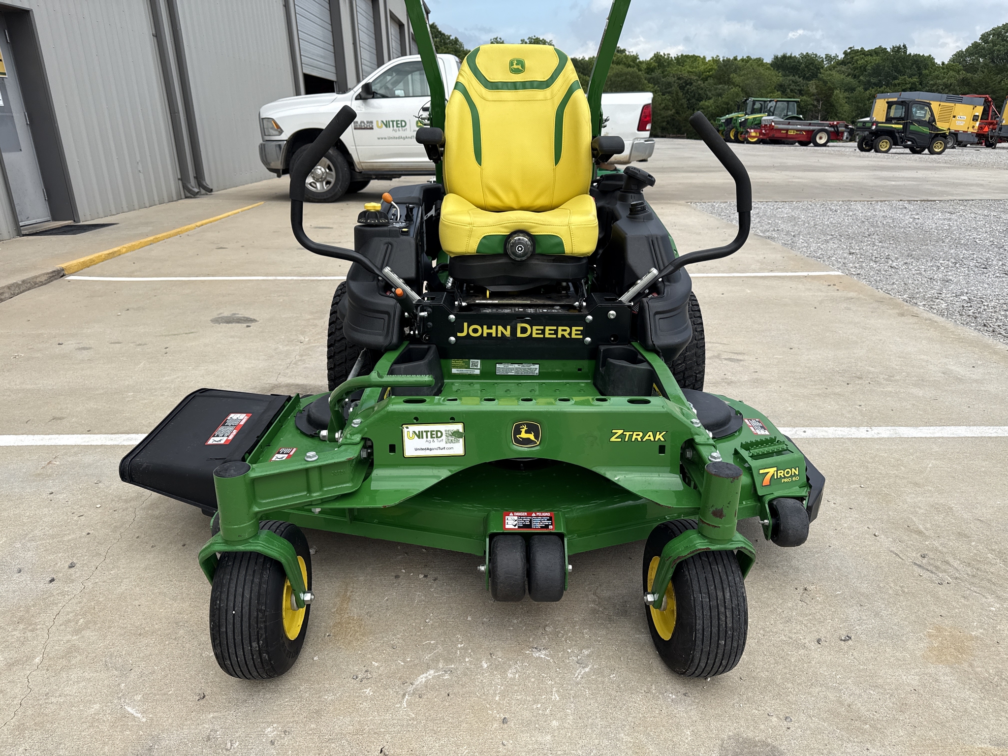 2024 John Deere Z920M Image 5