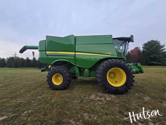 Photo of 2024 John Deere S790