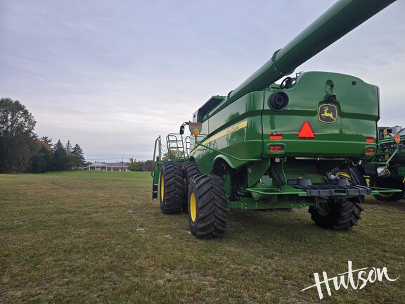 Photo of 2024 John Deere S790