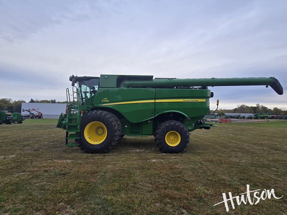 Photo of 2024 John Deere S790