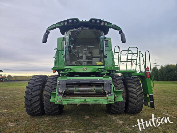 Photo of 2024 John Deere S790