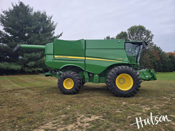 Photo of 2024 John Deere S790