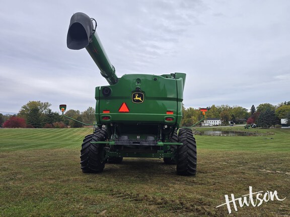 Photo of 2024 John Deere S790