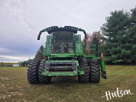 Photo of 2024 John Deere S790