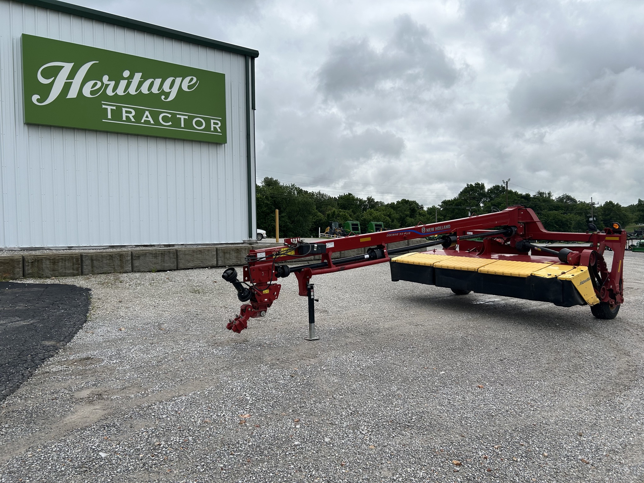  2023 New Holland 313 at Heritage Tractor in Joplin, MO