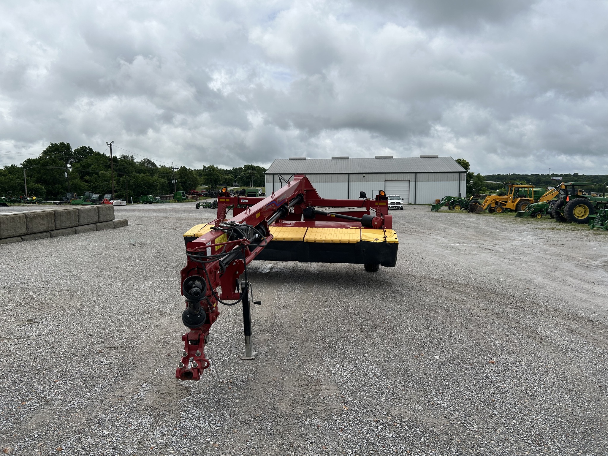  2023 New Holland 313 at Heritage Tractor in Joplin, MO