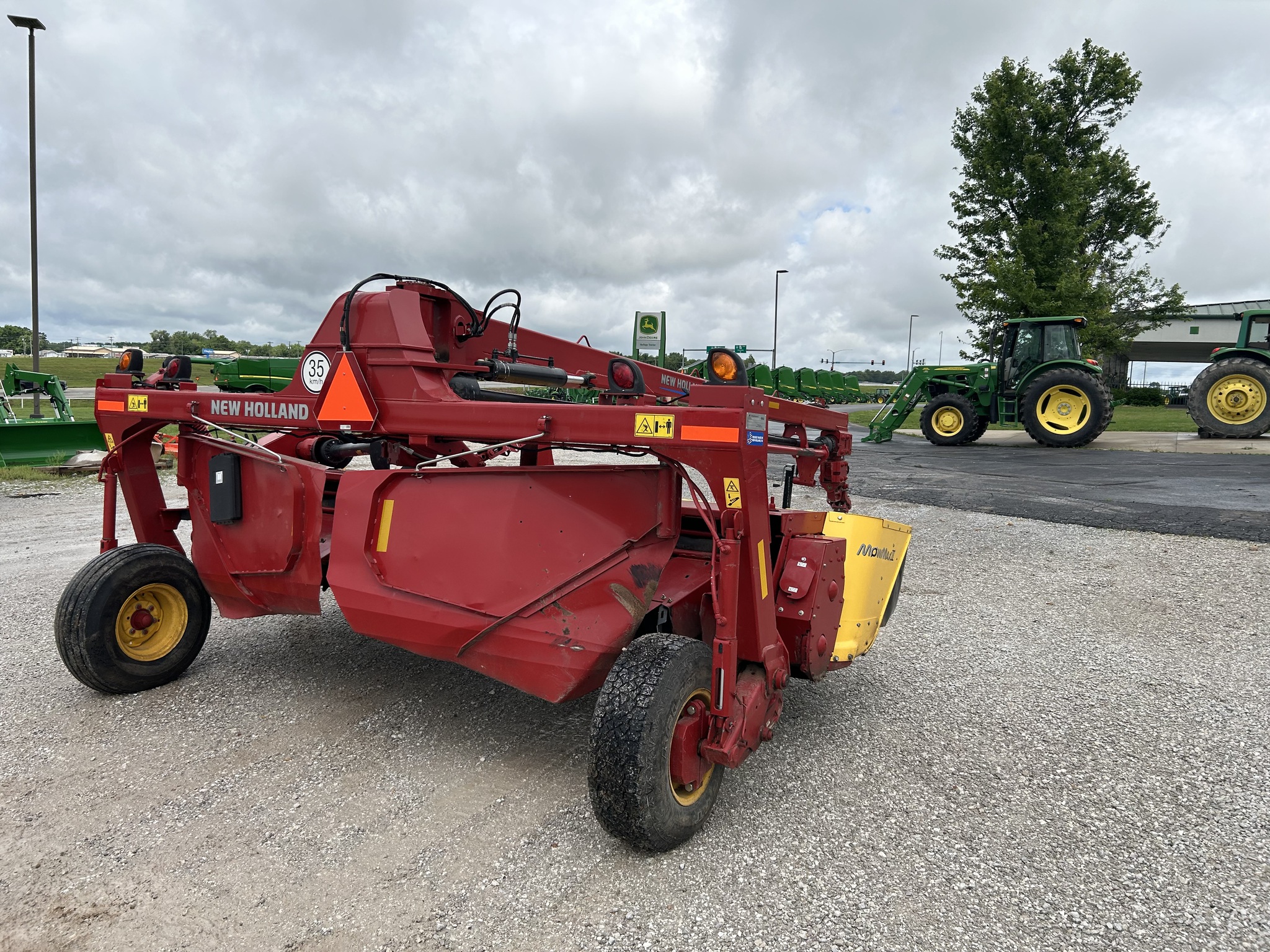  2023 New Holland 313 at Heritage Tractor in Joplin, MO