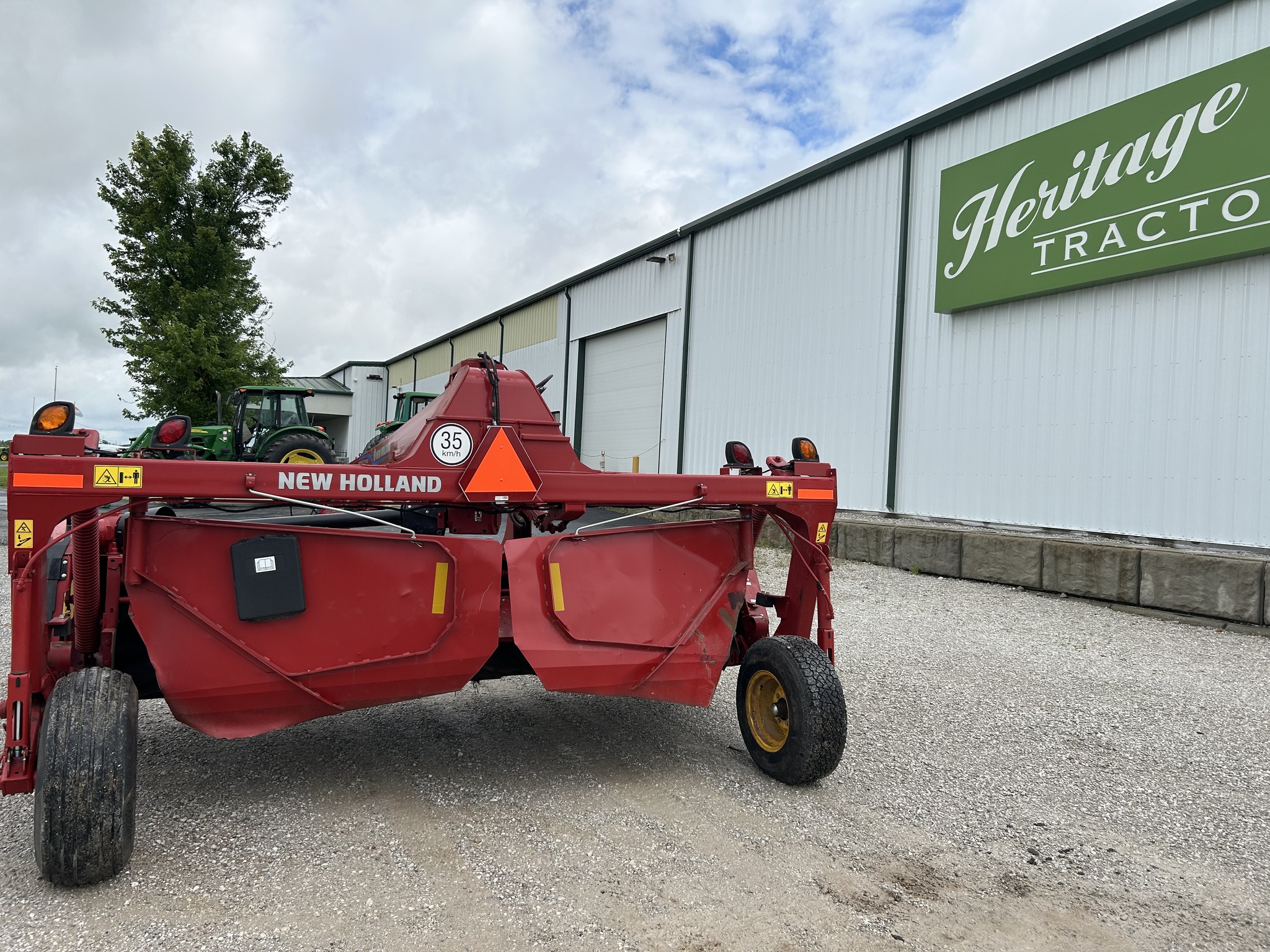  2023 New Holland 313 at Heritage Tractor in Joplin, MO