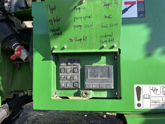 John Deere R4060 image 11