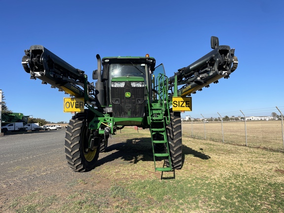 John Deere R4060 image 5