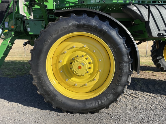 John Deere R4060 image 18