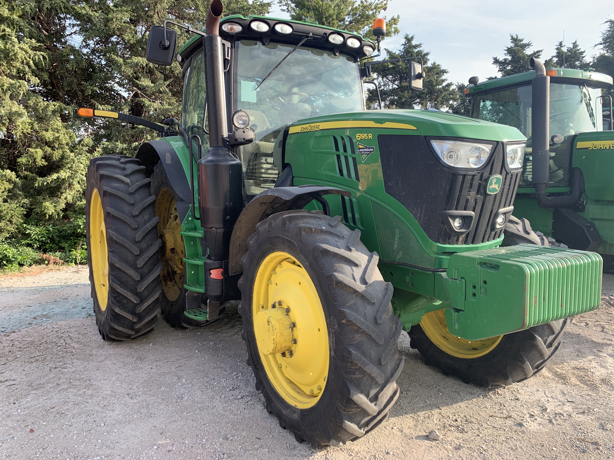 2019 John Deere 6195R Image 1