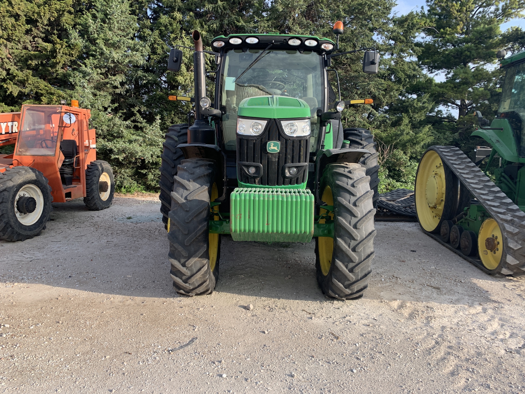 2019 John Deere 6195R Image 2