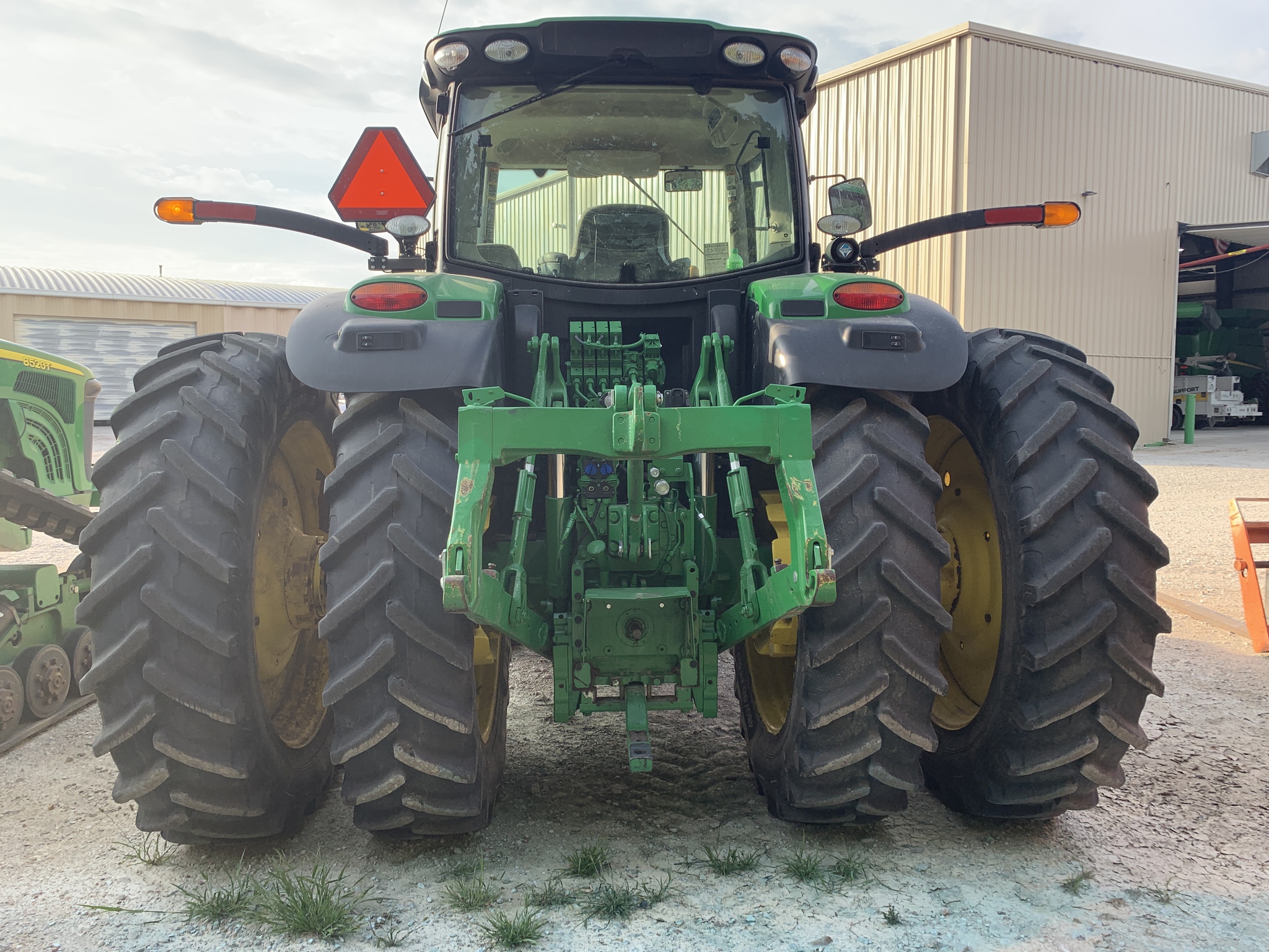 2019 John Deere 6195R Image 5