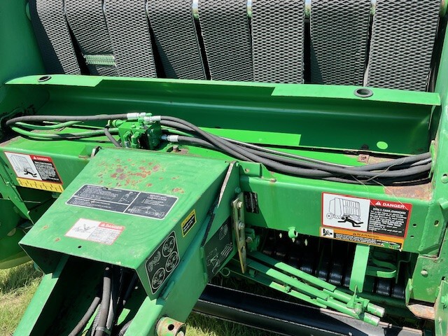 2009 John Deere 568 Image 11